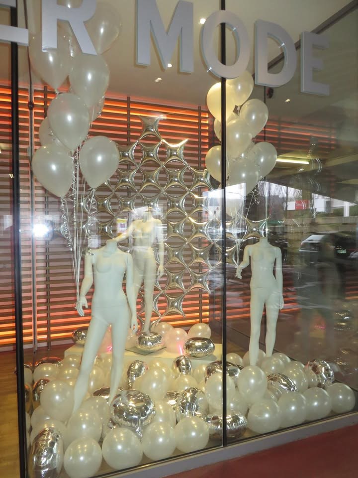 Egzon Maliqi · Modehaus Sindelfingen – Ballondekoration von Party Deko World