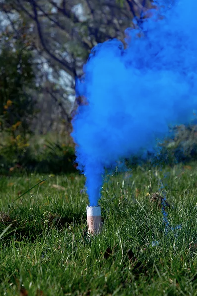 Rauchbombe ''Its a Boy''. 22.5 cm. Blau