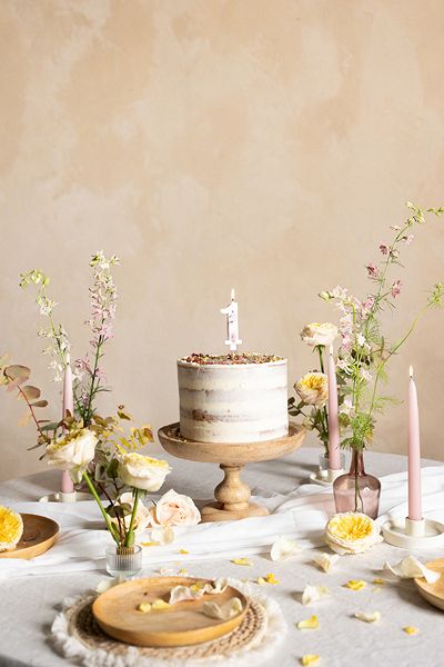 Kerze - Zahl - 1 - Weiß mit Blütenblättern - 8cm